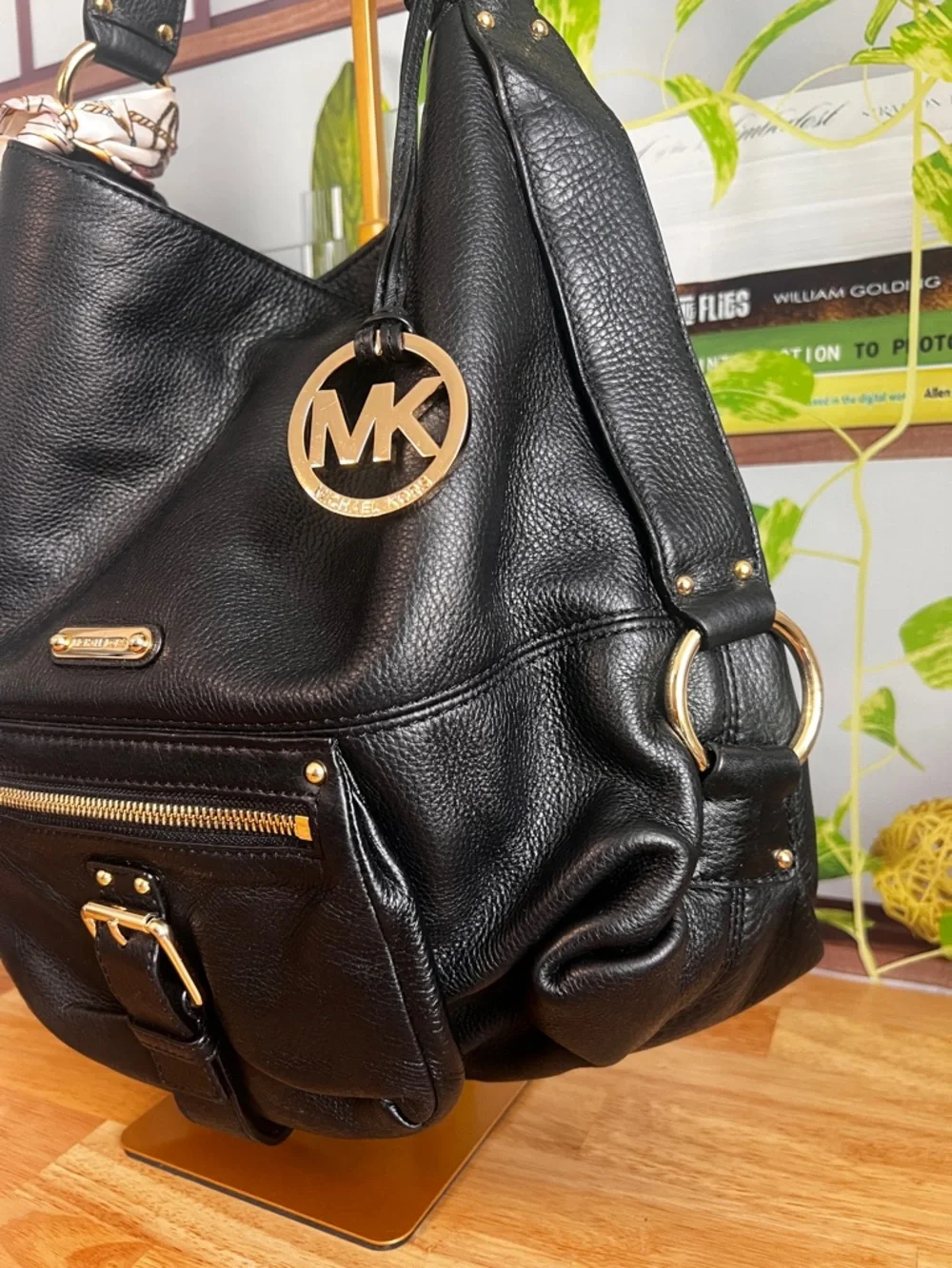 Michael Kors Austin Black Leather Hobo Bag with Gold Hardware - Picture 2 of 11